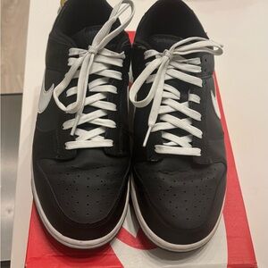 Nike Men's Black Sneakers with White Accents